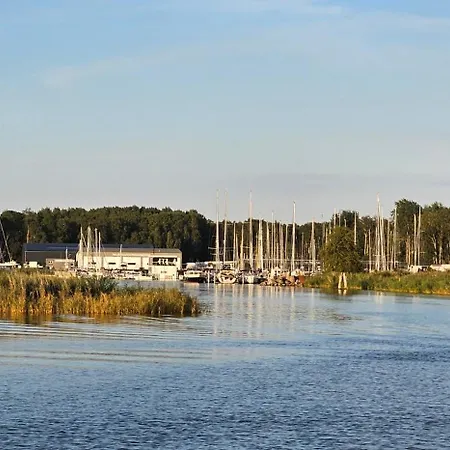 Mobilheim Marine Glueck Im Yachthafen *