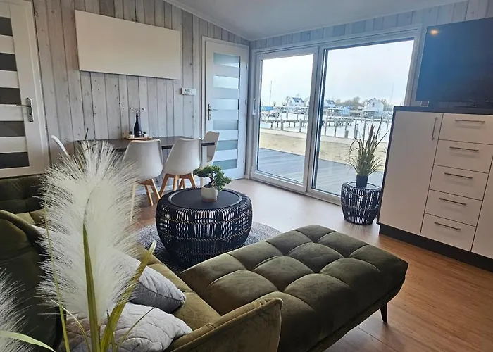 Mobilheim Marine Glueck Im Yachthafen 度假居