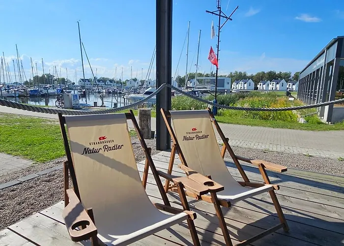 Mobilheim Marine Glueck Im Yachthafen 度假居 佩讷明德